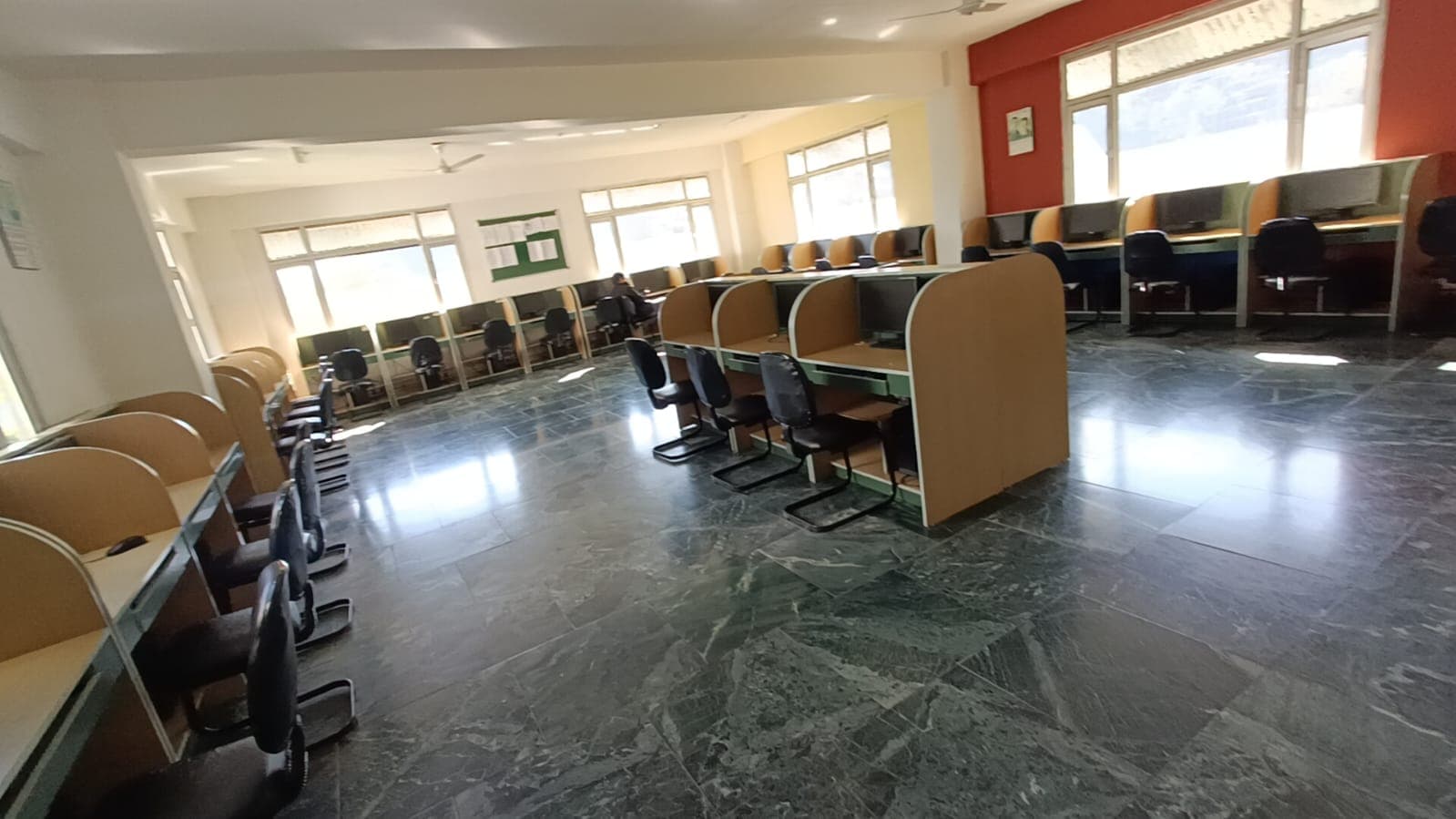 Shoolini University Solan Academic photo 7